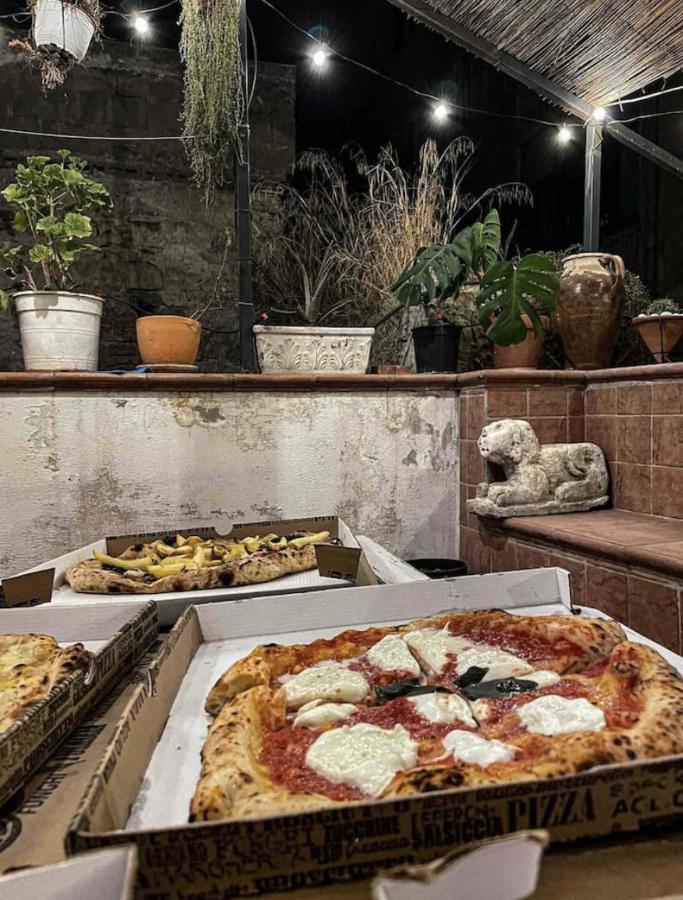 Appartamento In Pieno Centro Storico Con Terrazzo “O'Vicariello” Napoli Ngoại thất bức ảnh