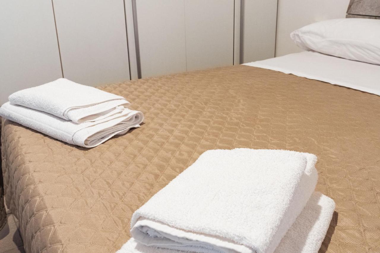 Appartamento In Pieno Centro Storico Con Terrazzo “O'Vicariello” Napoli Ngoại thất bức ảnh
